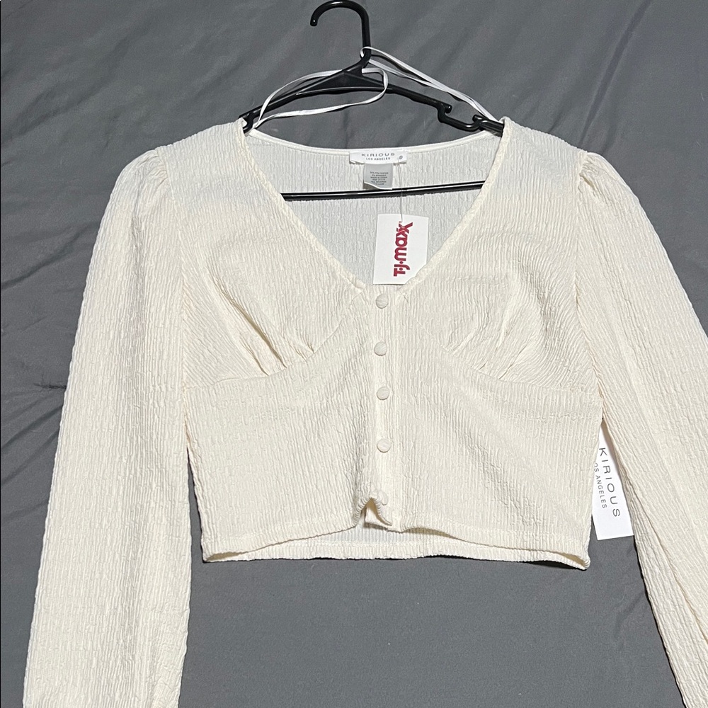 Chic Cream V-Neck Buttoned Blouse